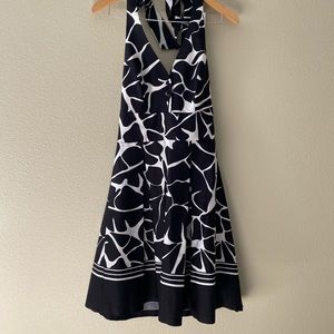 cocktail midi halter dress size 6 white House blackmarket black and white color